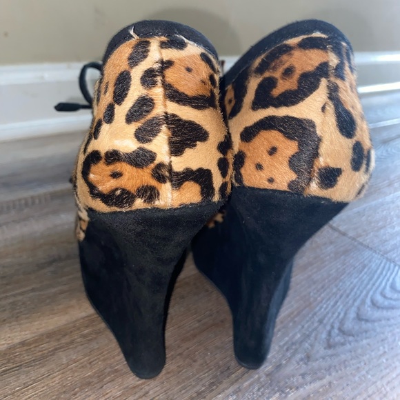 L.A.M.B Nate ii leopard print calf hair wedge - Picture 2 of 9